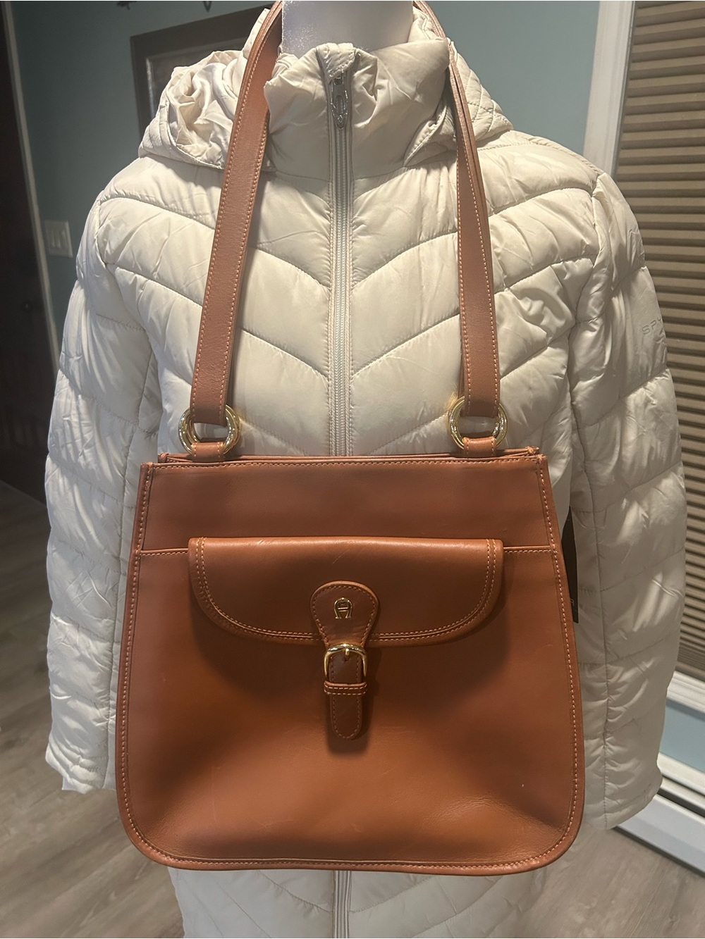 Vintage Etienne Aigner British Tan Leather Shoulder Bag with Gold Hardware